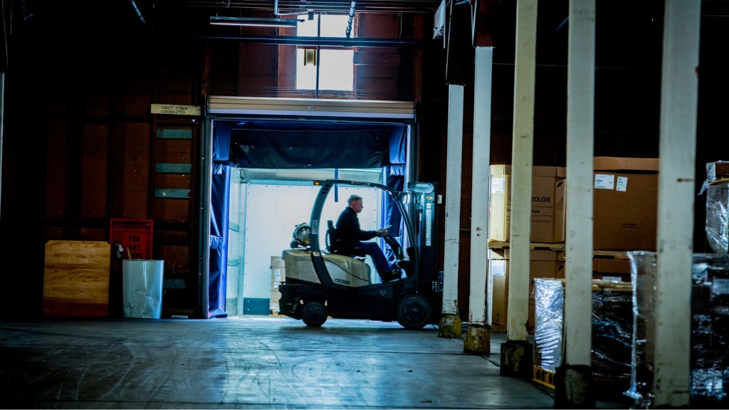 Distributors Terminal 3PL warehouse team in Indiana coordinating surge and exception management logistics